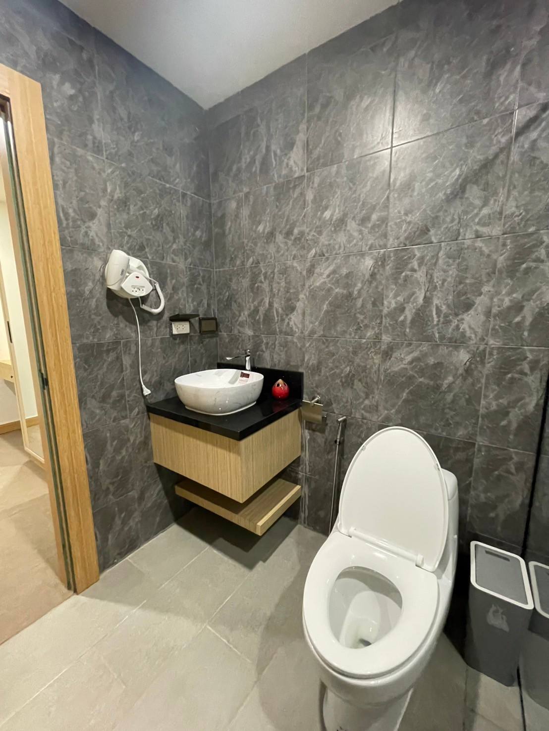 ให้เช่าคอนโดพัทยา พระตำหนัก ซอย 4 ห้องใหญ่ 65 ตารางเมตร