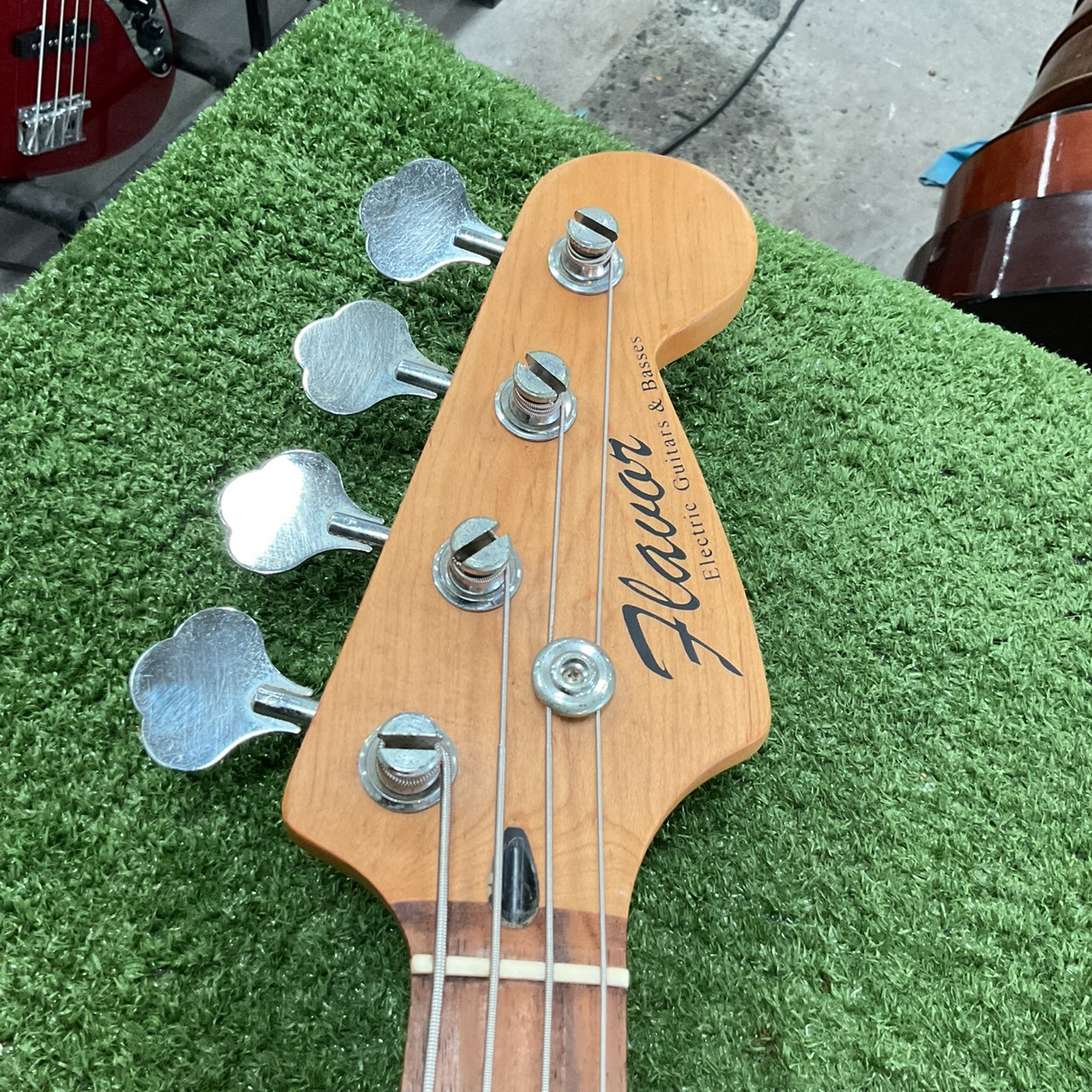 กีต้าร์เบส Flavor