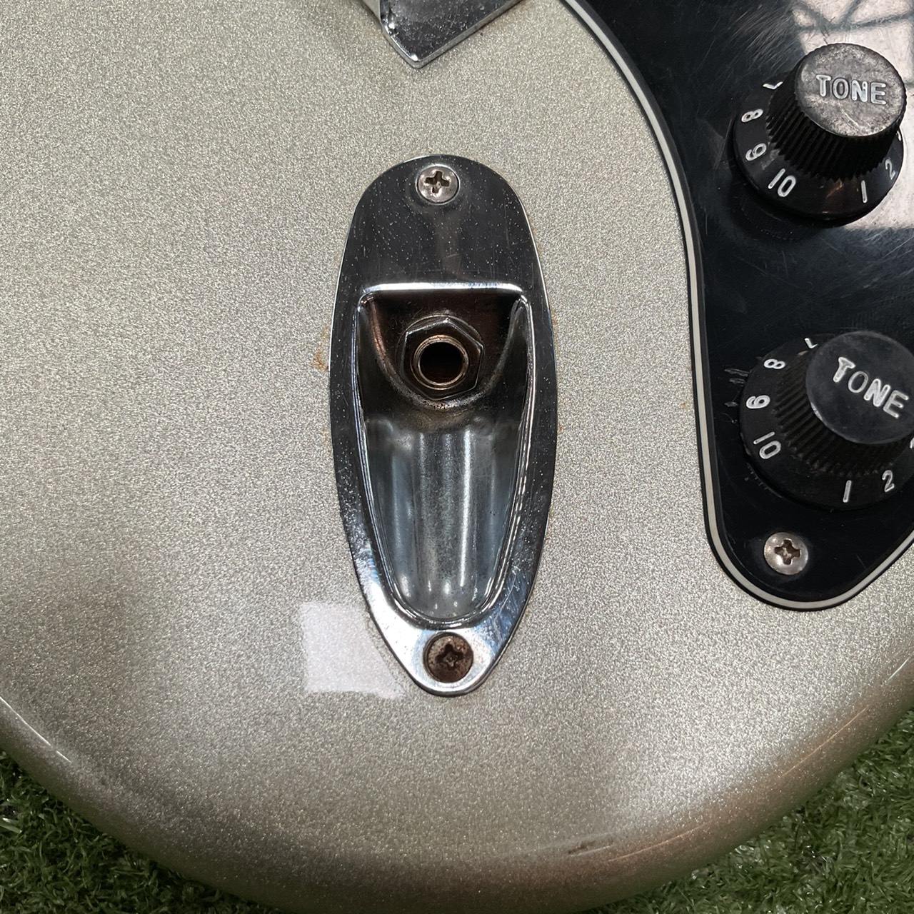 กีต้าร์ไฟฟ้า Mavis