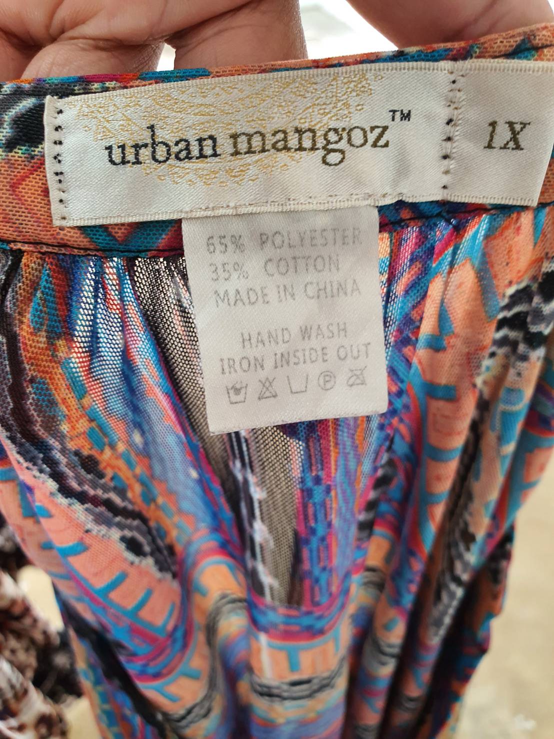 FF04242 เสื้อผ้ามือสอง หลากสี แบรนด์ URBAN MANGOZ อก free