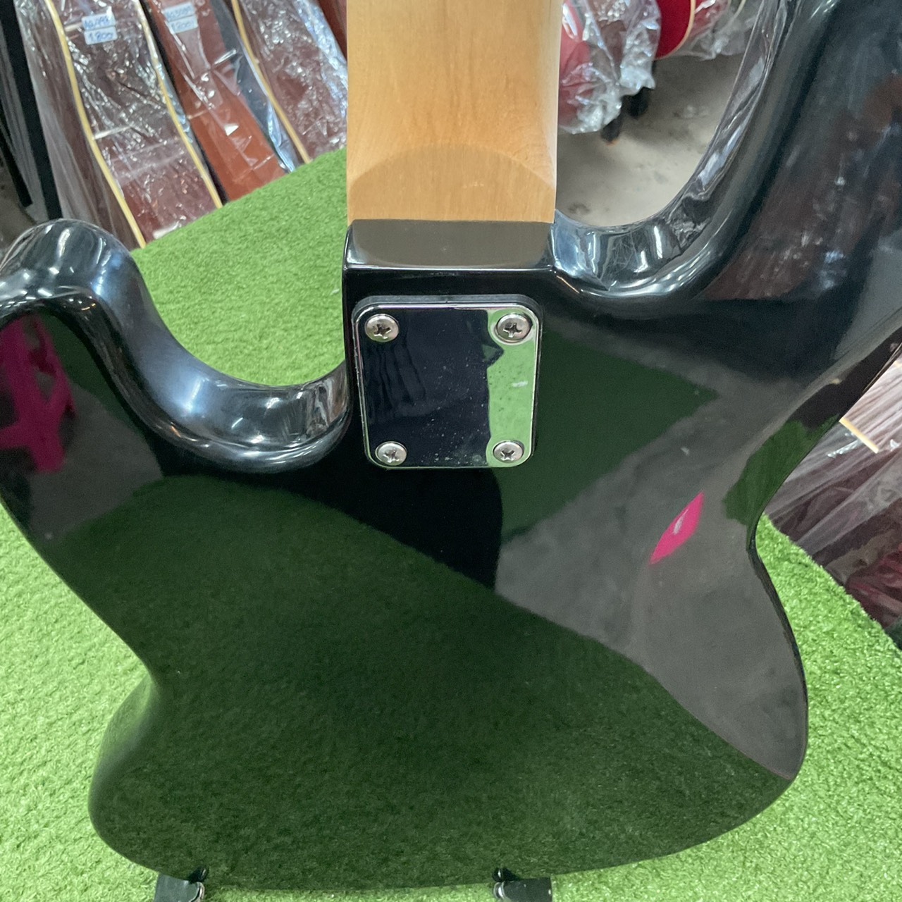 กีต้าร์เบส Gion