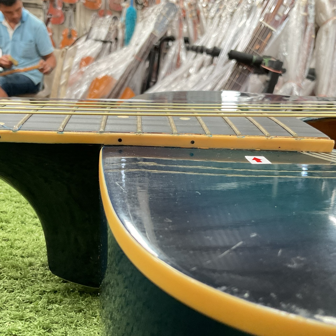 กีต้าร์โปร่ง Barclay