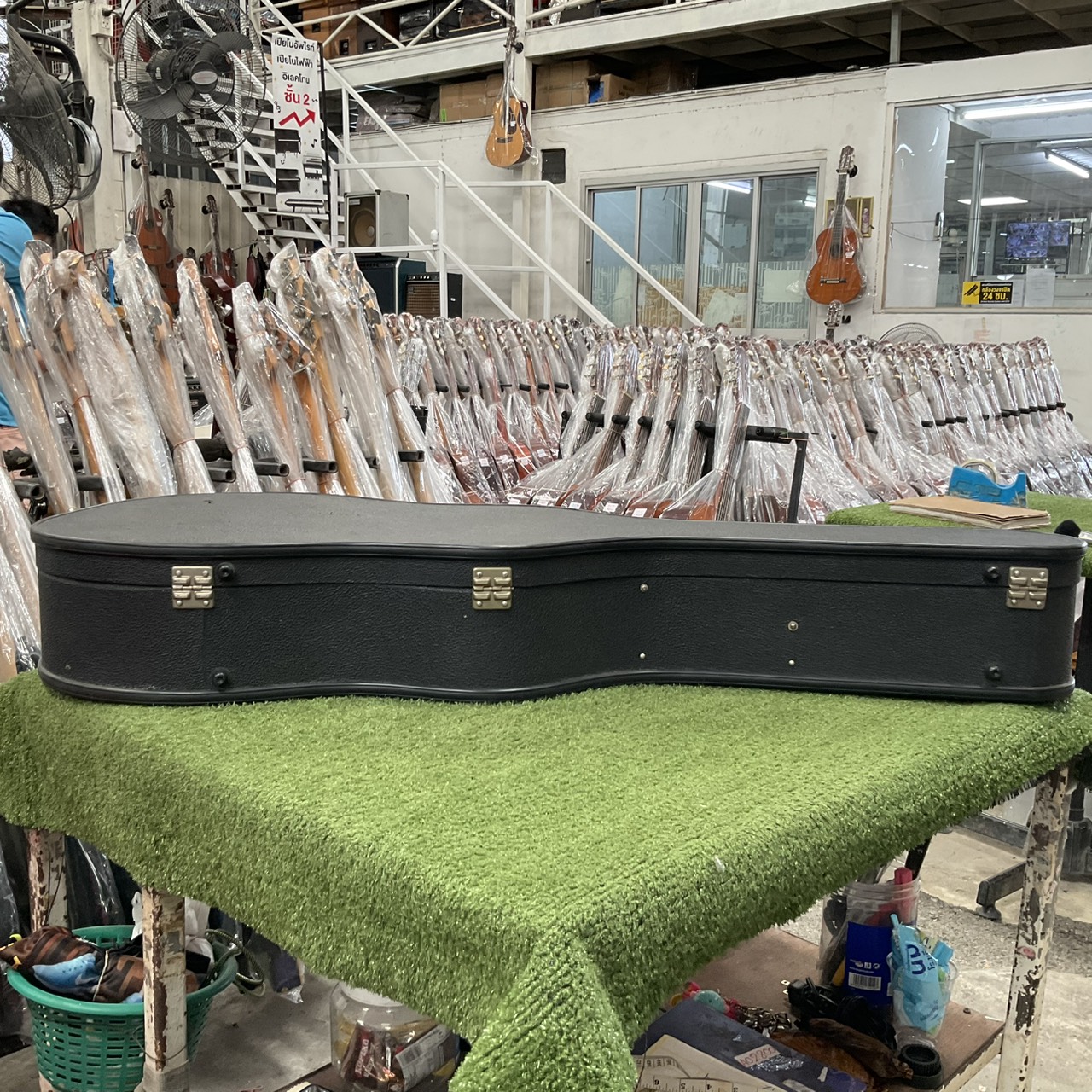 กล่องเคสกีต้าร์โปร่ง