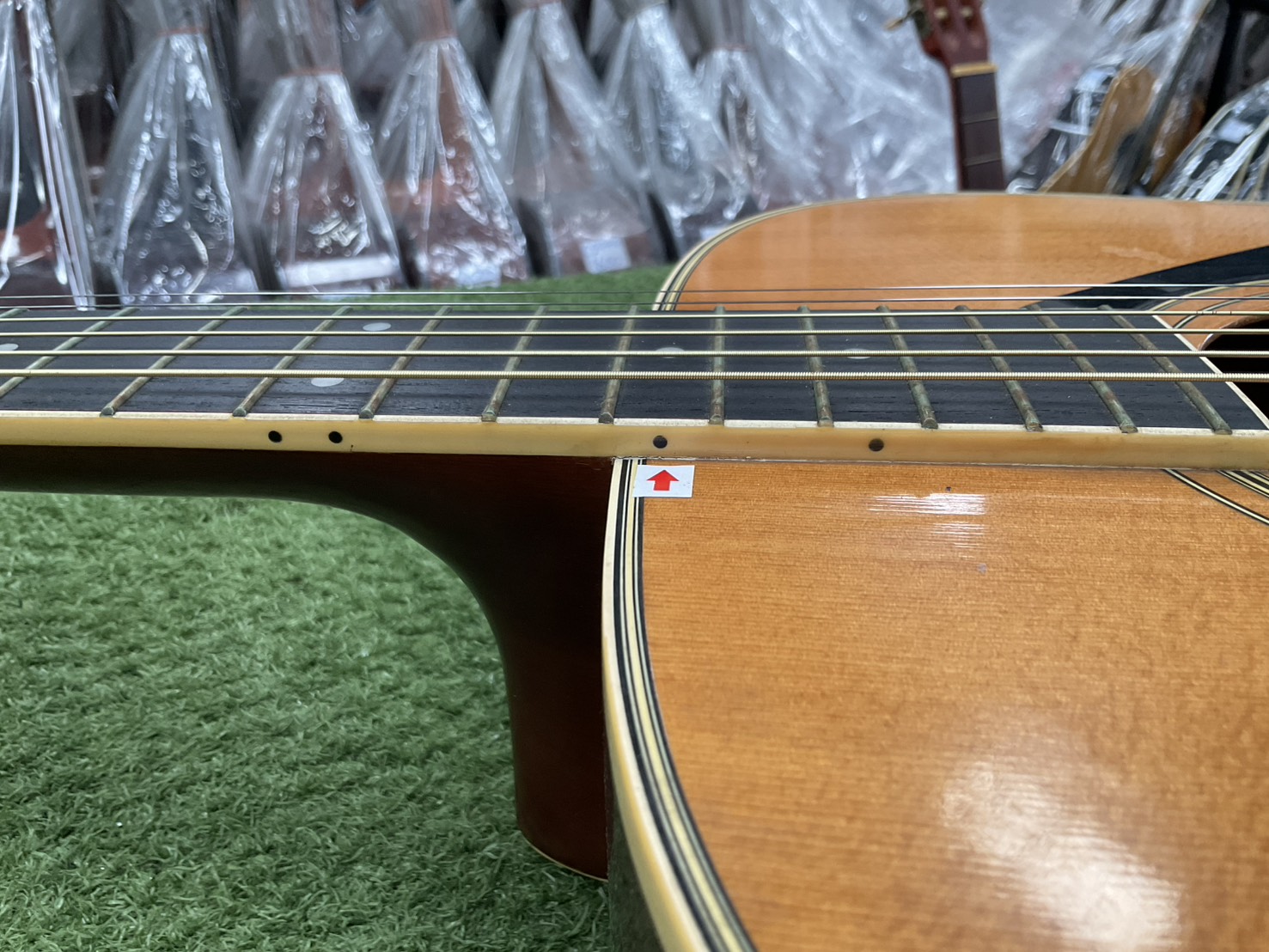 กีต้าร์โปร่ง YAMAHA : FG-200D