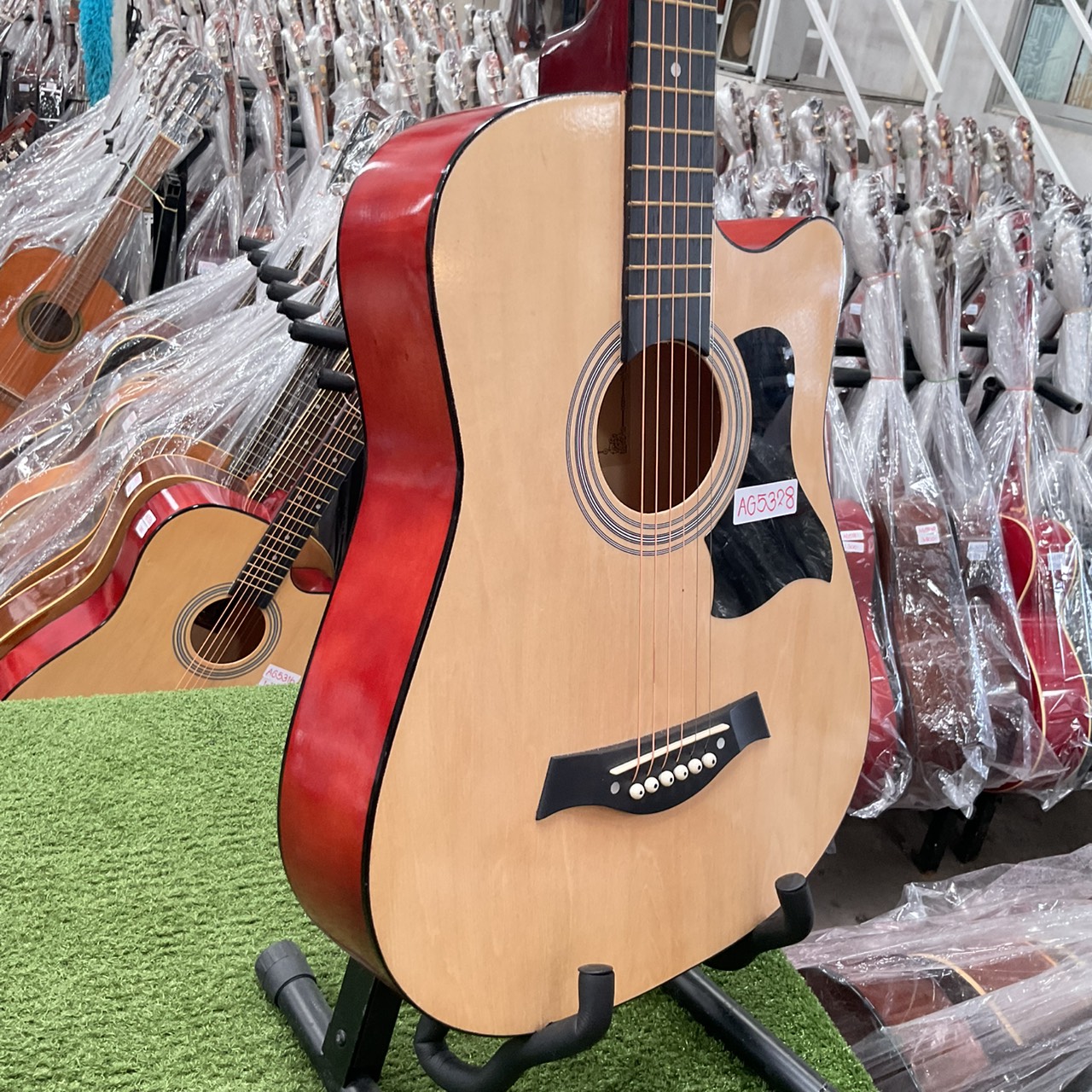 กีต้าร์โปร่ง Venkuri : FT-812