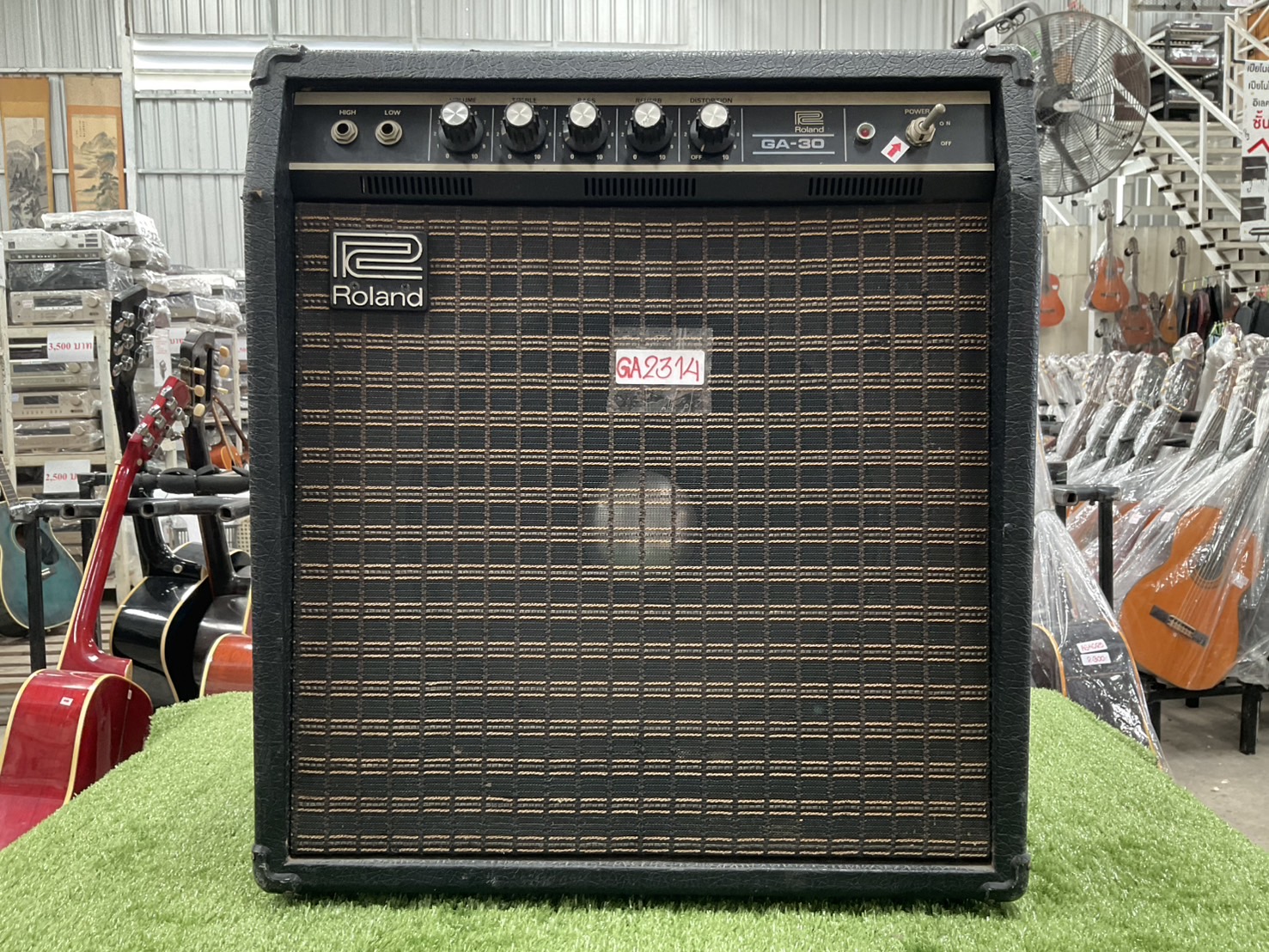 แอมป์กีต้าร์ Roland : GA-30