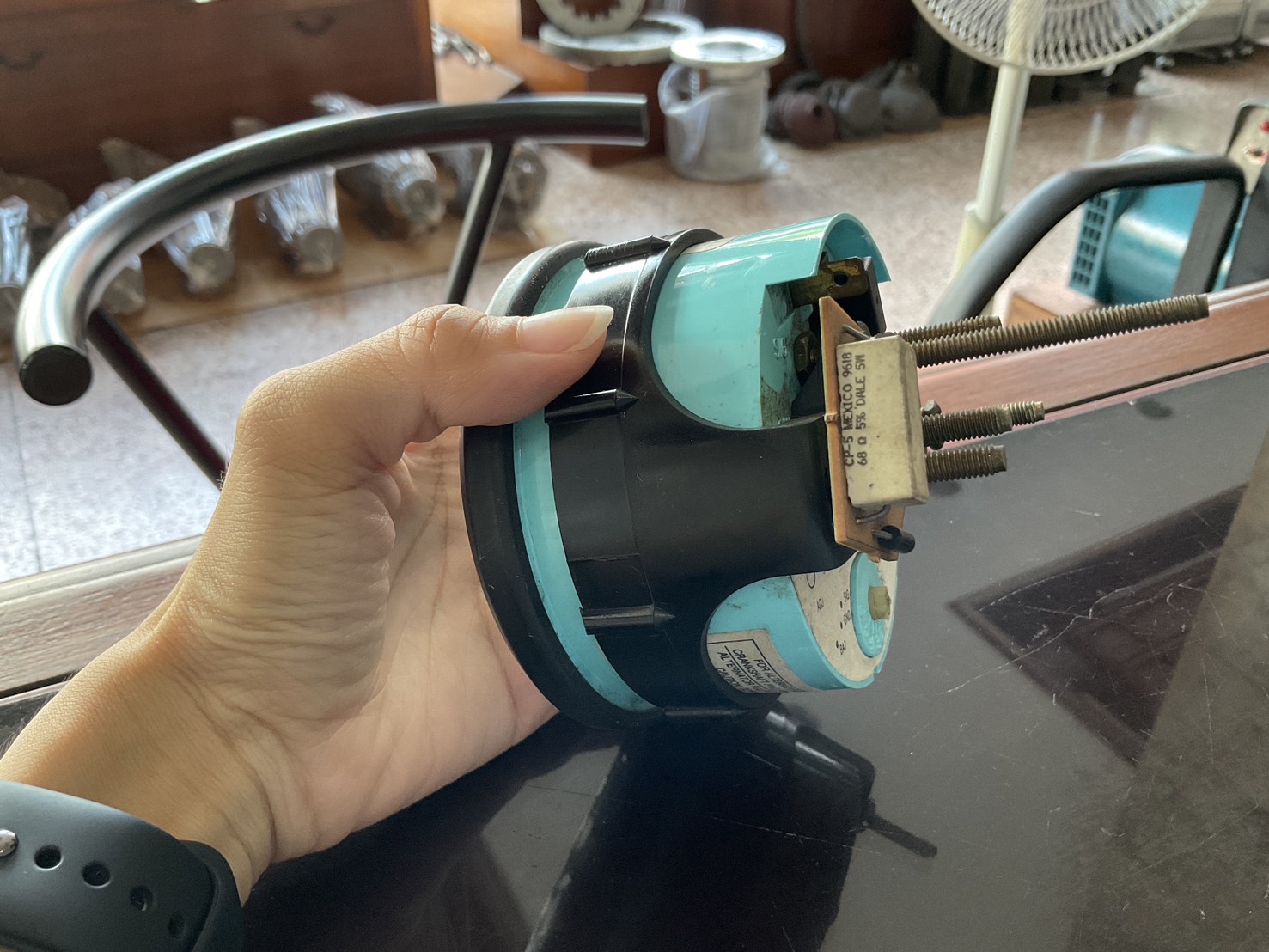 เกจ์วัดรอบ FARIA 3000 RPM 3.5 นิ้ว วัดชั่วโมงในตัว 12V ต่อกับไดชาร์ท ไฟร์วีล + เซ็นเซอร์ 5 หุน