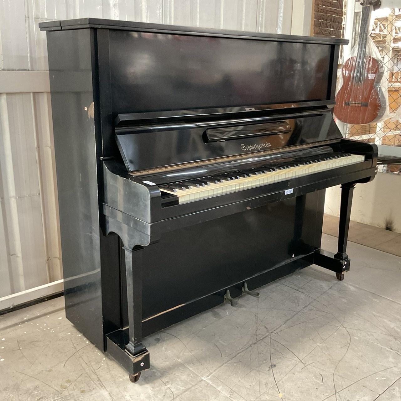 เปียโนอัพไลท์ Schweizerstein : HU-200