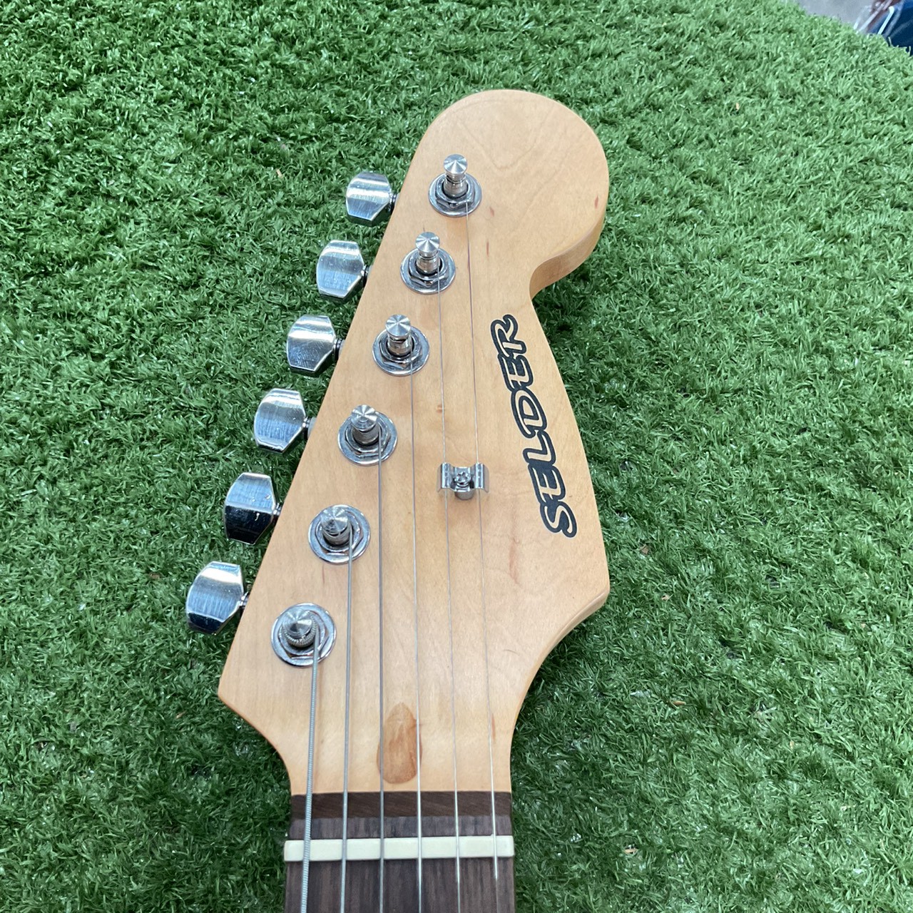 กีต้าร์ไฟฟ้า SELDER