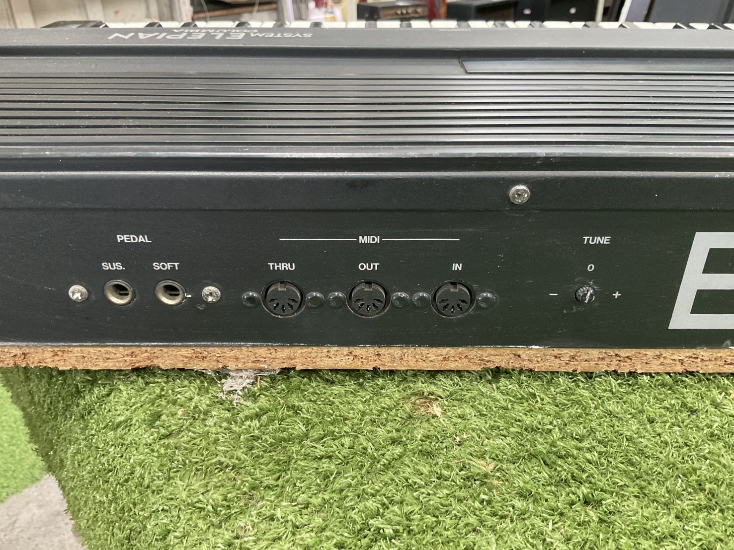 เปียโน COLUMBIA : EP-312 สินค้าไม่พร้อมใช้งาน (ต้องซ่อม)