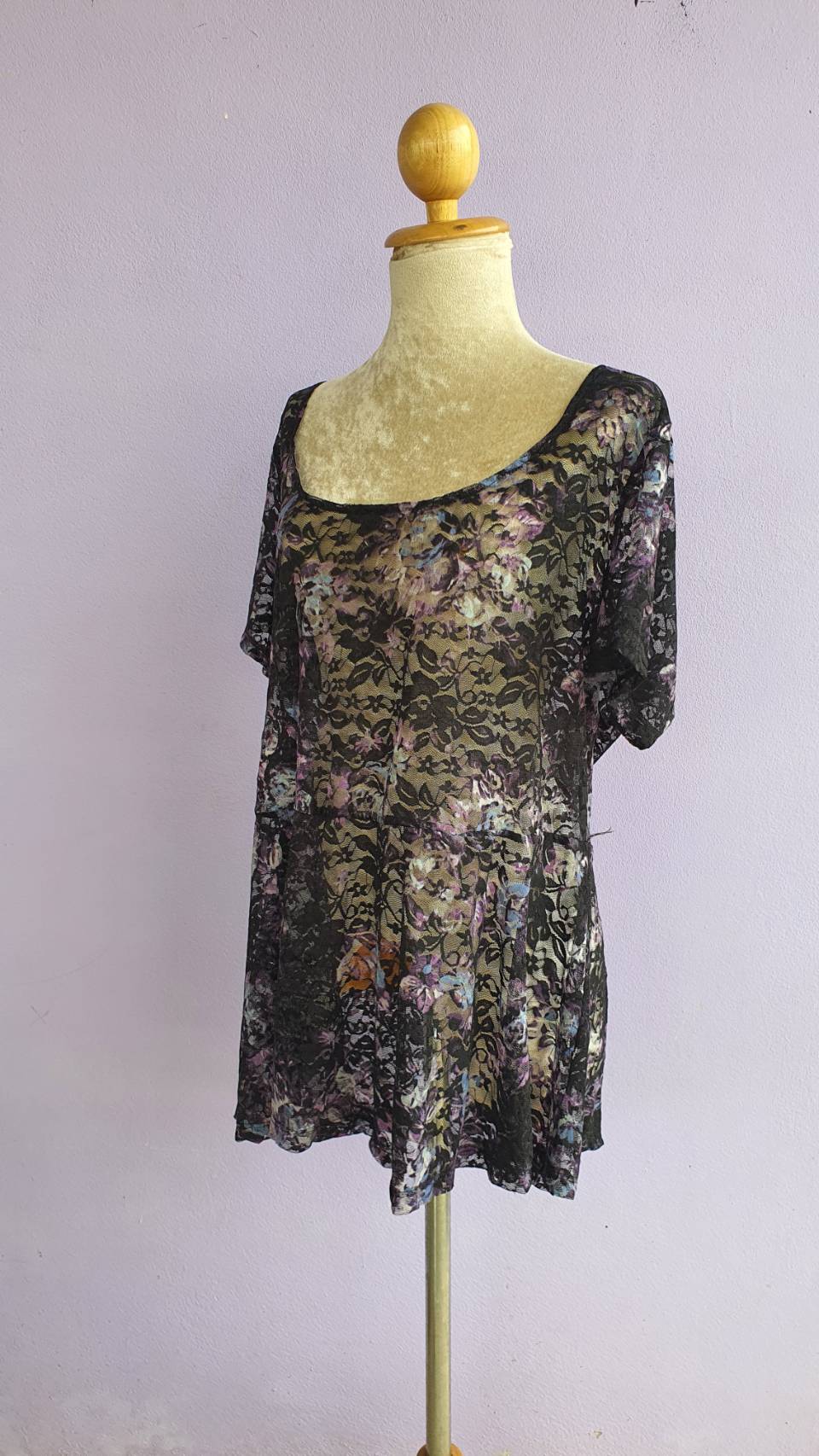 FF02839 เสื้อแฟชั่นลูกไม้ สีม่วงดำลาย แบรนด์ TORRID อก 44-46 นิ้ว