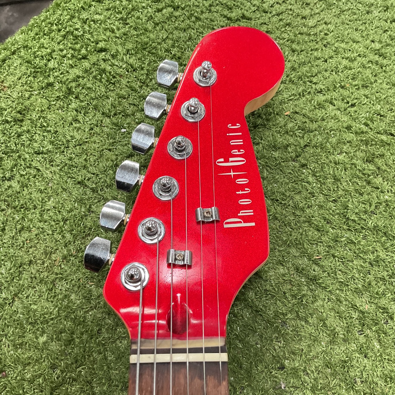 กีต้าร์ไฟฟ้า PhotoGenic