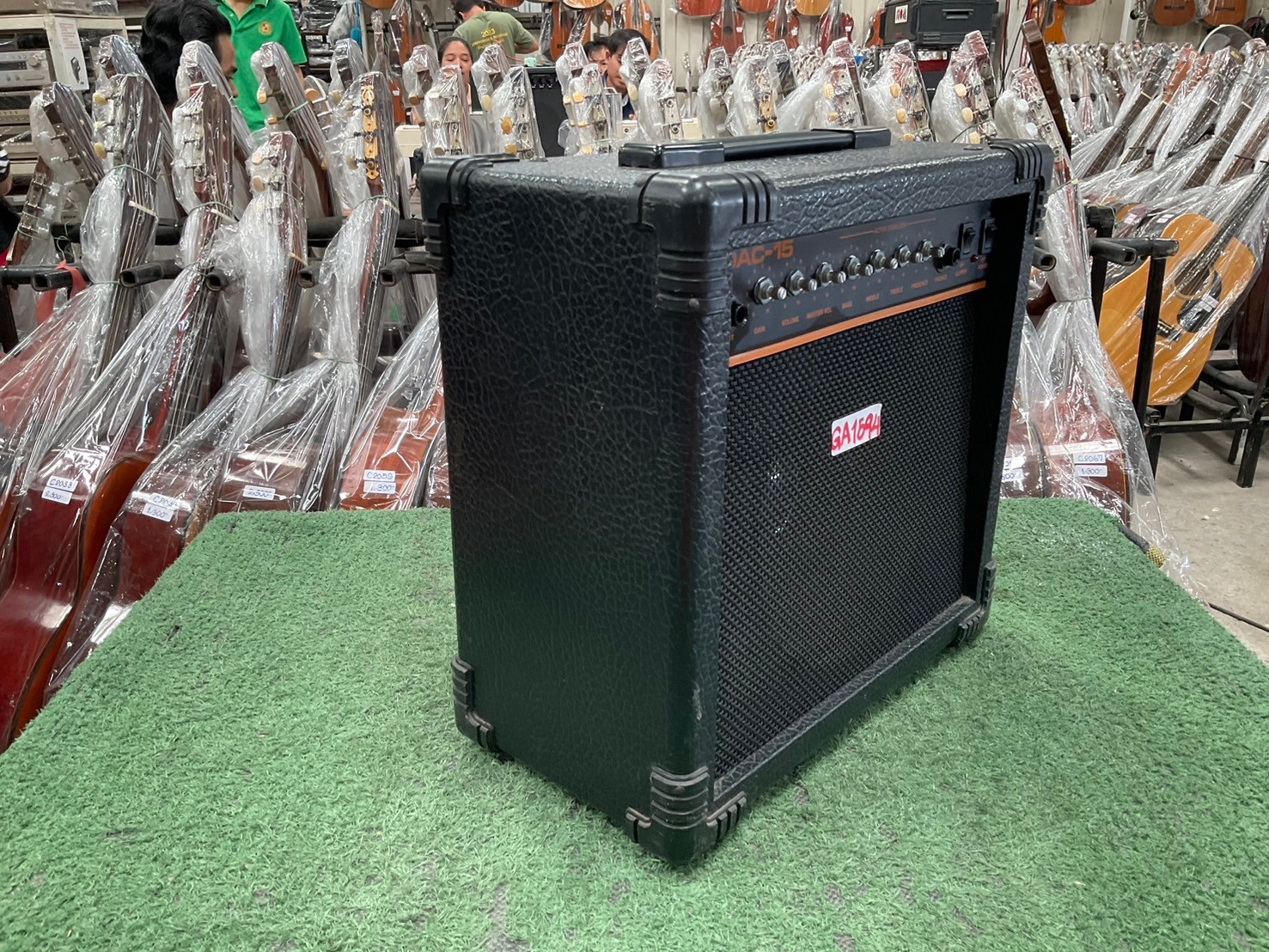 แอมป์กีต้าร์ Roland : DAC-15