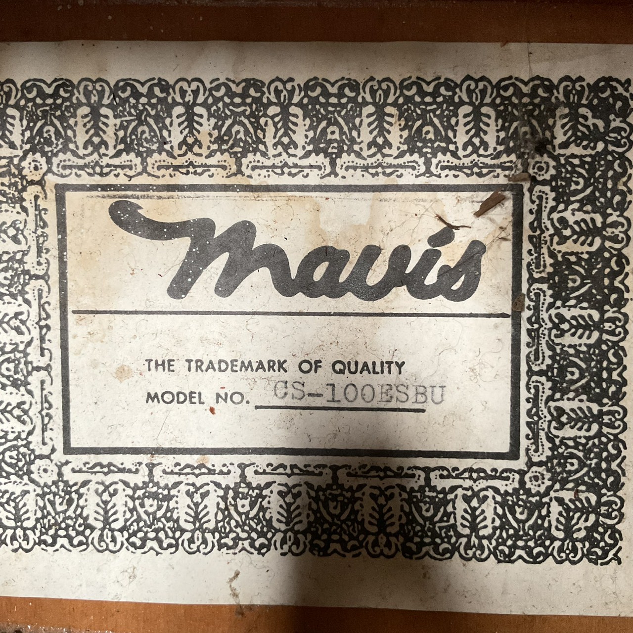 กีต้าร์โปร่งไฟฟ้า Mavis