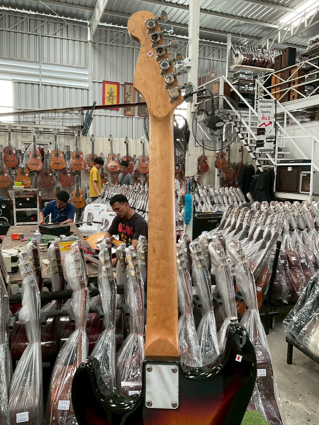 กีต้าร์ไฟฟ้า Legend