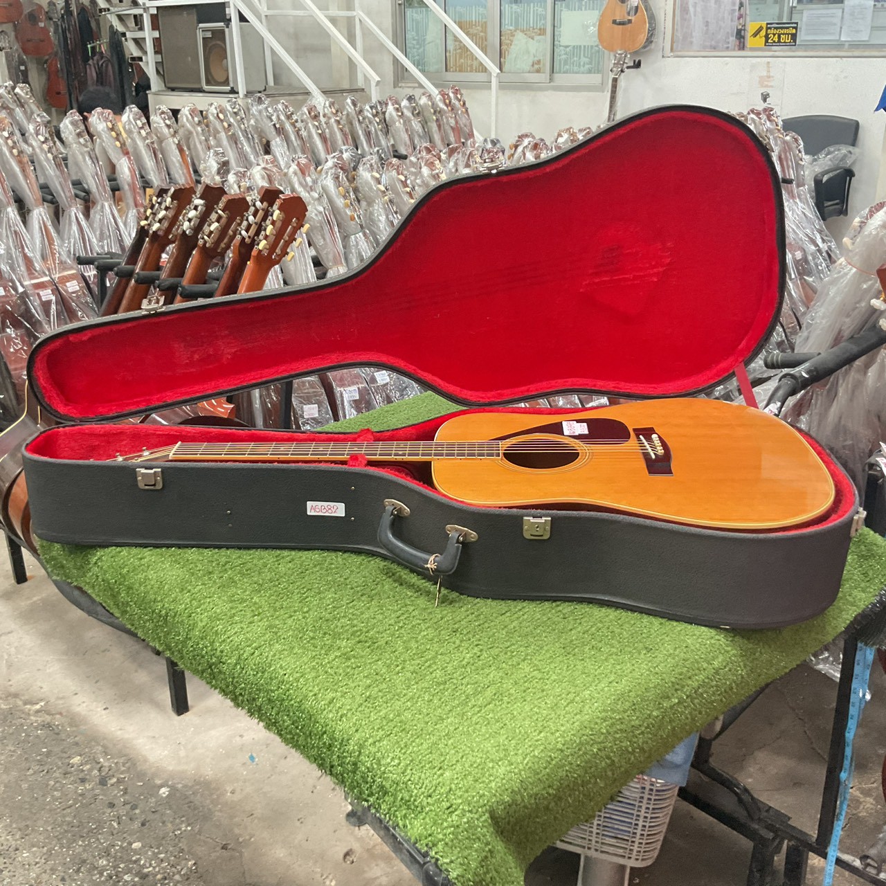 กล่องเคสกีต้าร์โปร่ง