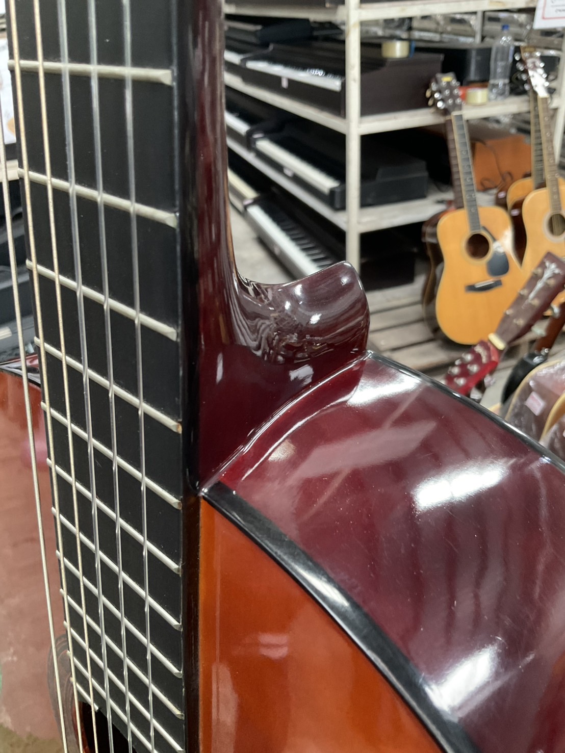 กีต้าร์คลาสสิค Valencia : CG10