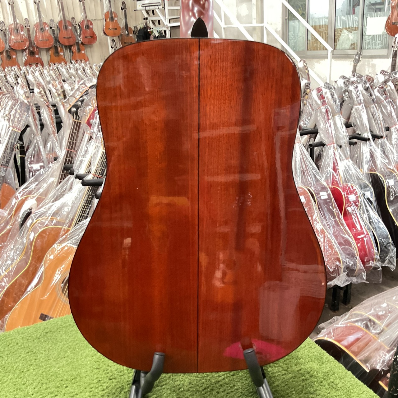 กีต้าร์โปร่ง MORRIS : M-01NAT