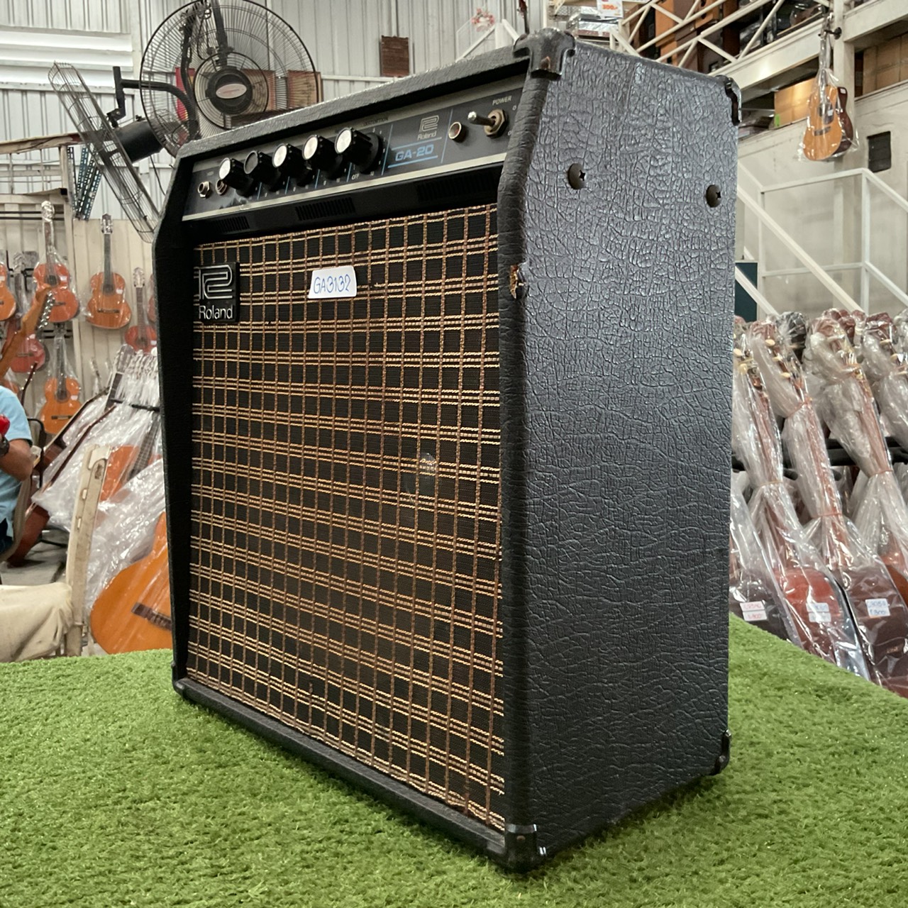 แอมป์กีต้าร์ Roland : GA-20