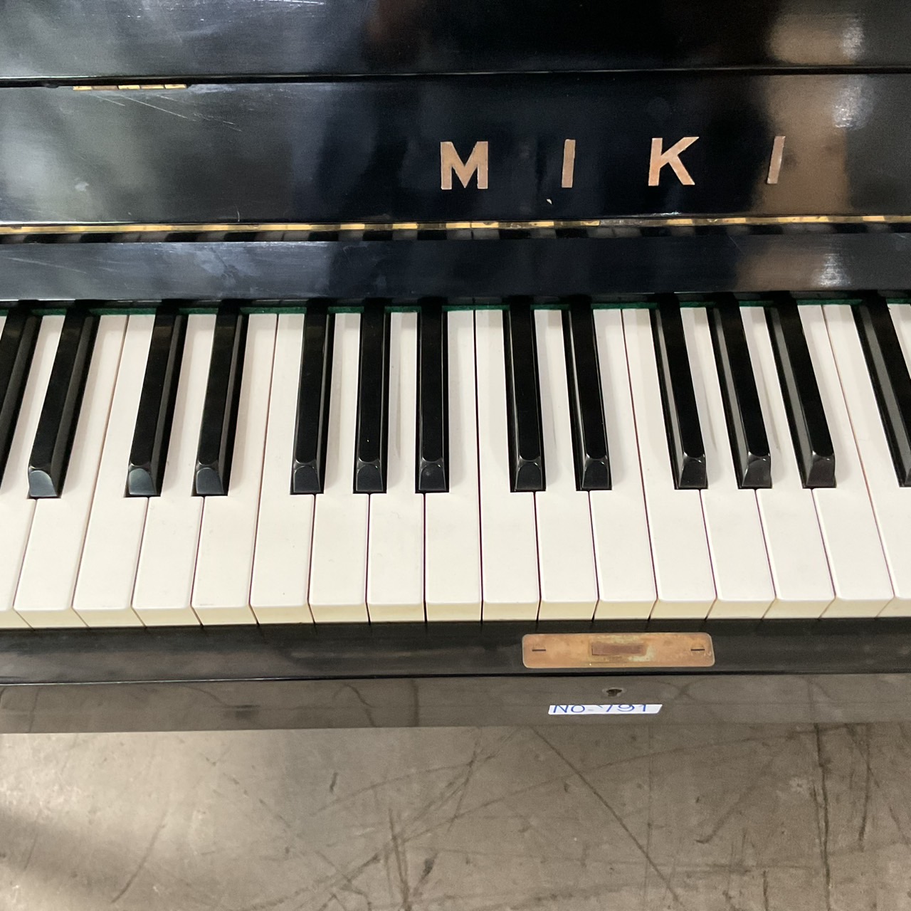 เปียโน MIKI