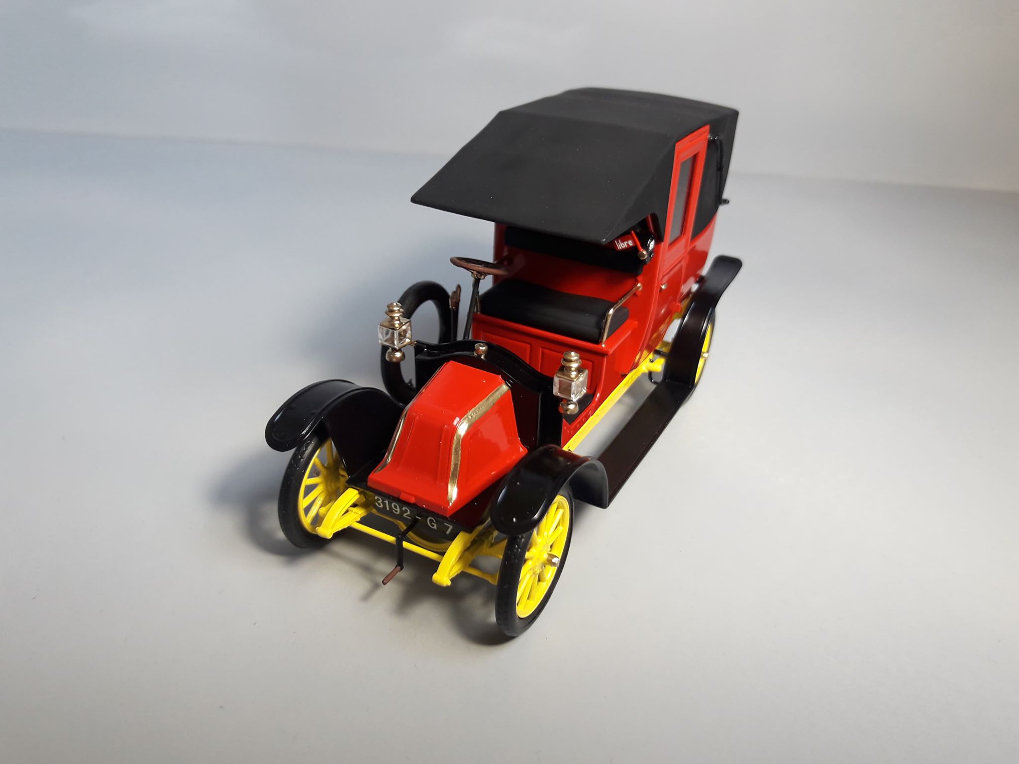 โมเดลรถแท็กซี่ ICM ขนาด 1/35 ICM35659 Taxi de la Marne (1914) French Car (100% new molds)
