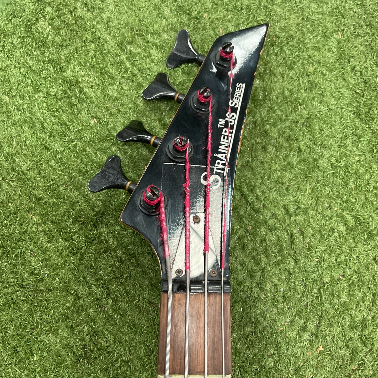 กีต้าร์เบส STRAINER : JS