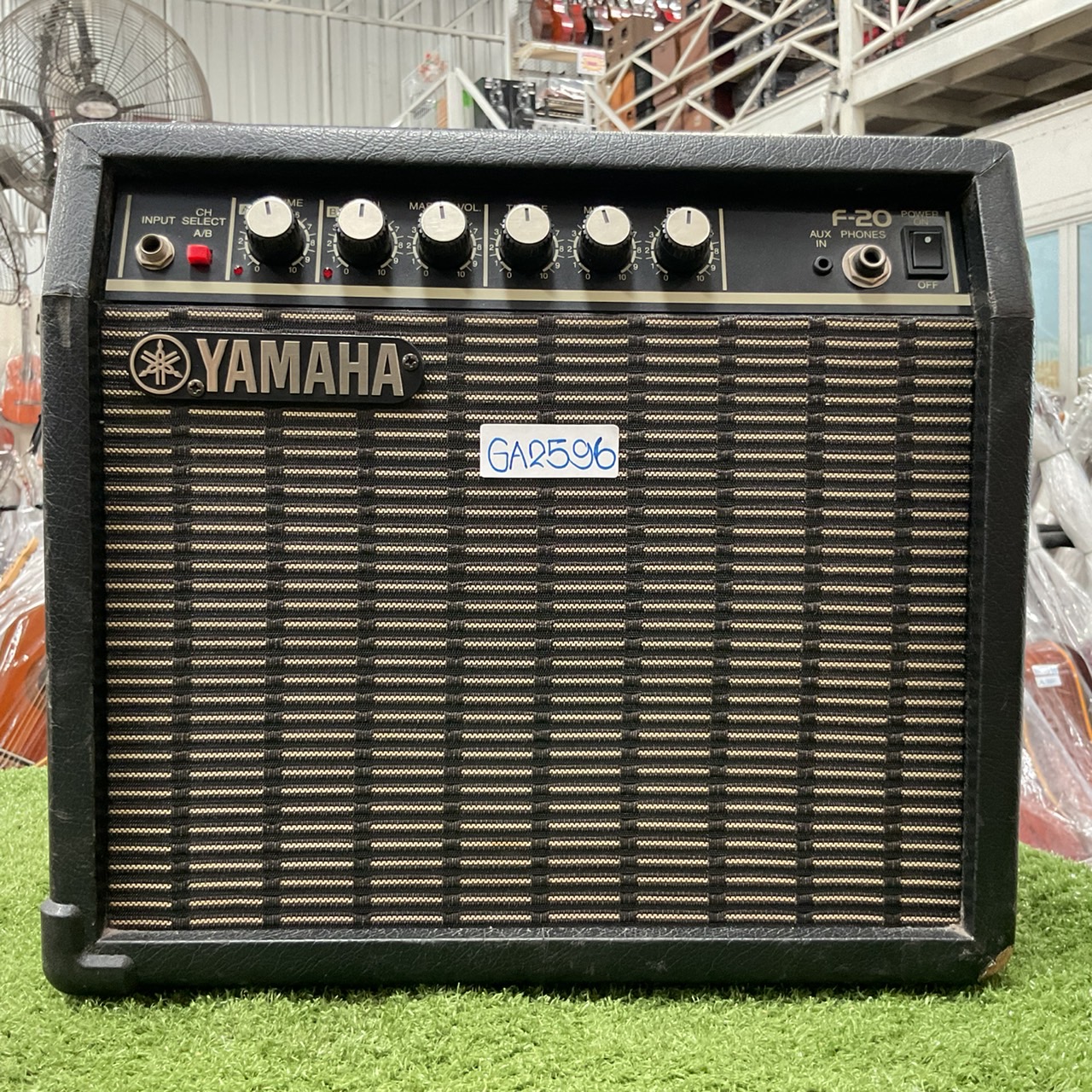 แอมป์กีต้าร์ YAMAHA : F-20