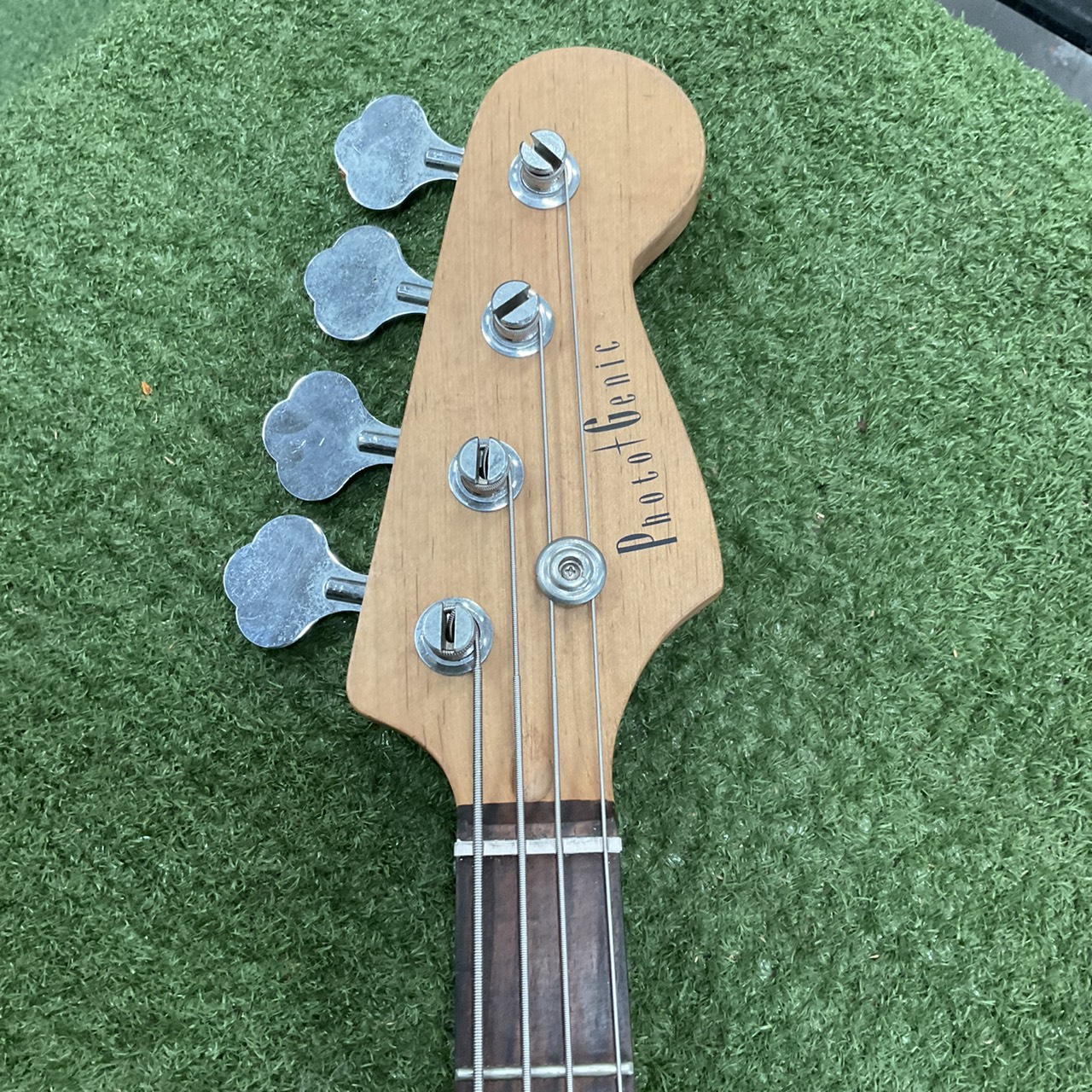 กีต้าร์เบส PhotoGenic