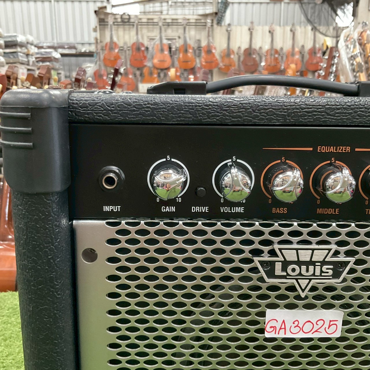แอมป์กีต้าร์ Louis : LGA-15