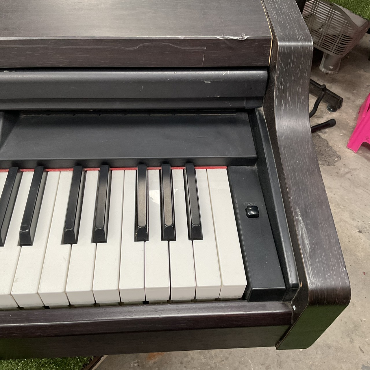 เปียโน YAMAHA : CLP-820 สินค้าไม่พร้อมใช้งาน (ต้องซ่อม)