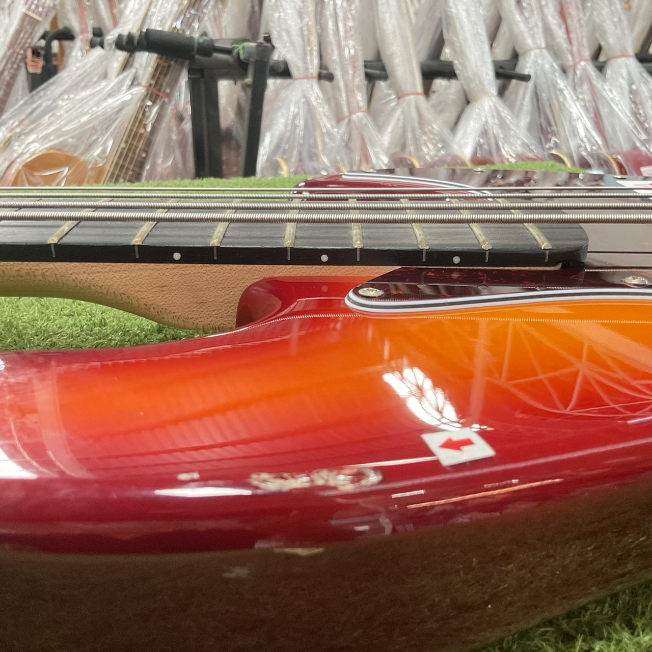 กีต้าร์เบส PHOTOGENIC