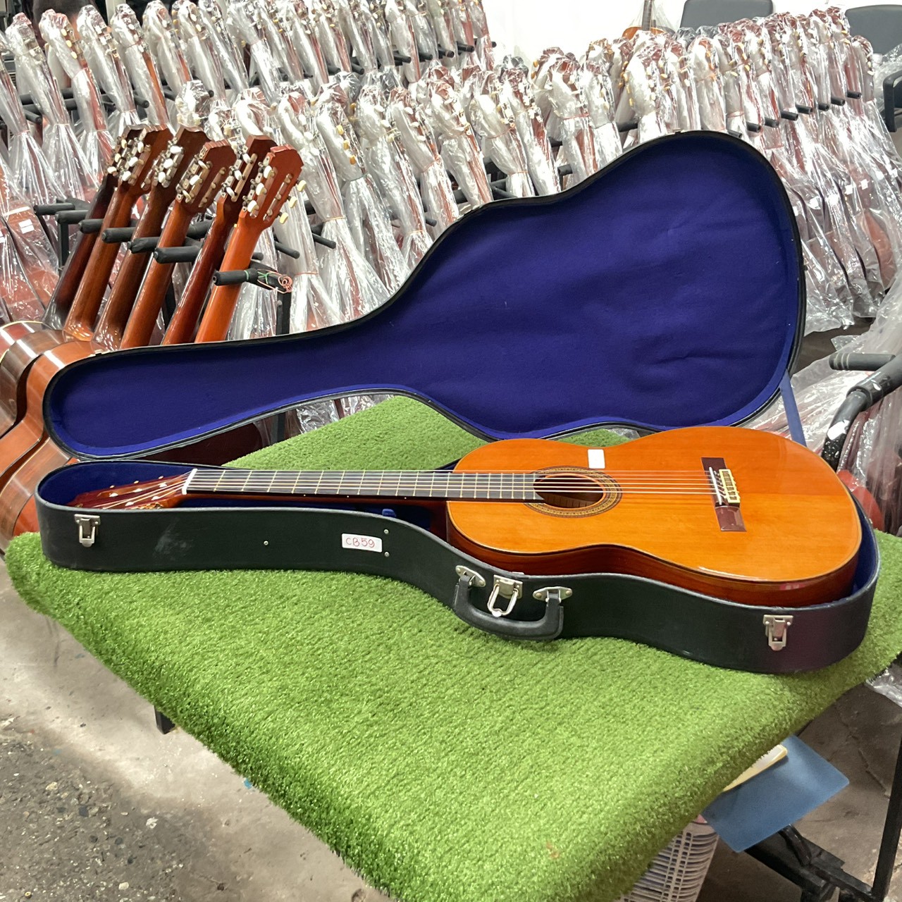 กล่องเคสกีต้าร์คลาสสิค