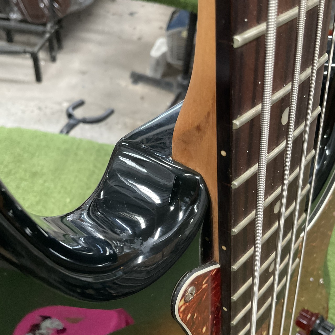 กีต้าร์เบส PhotoGenic