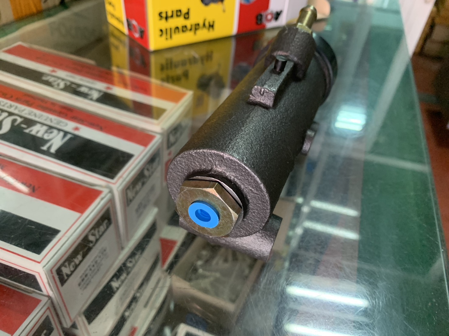 แม่ปั๊มเบรค FUSO FN527 1 1/2"