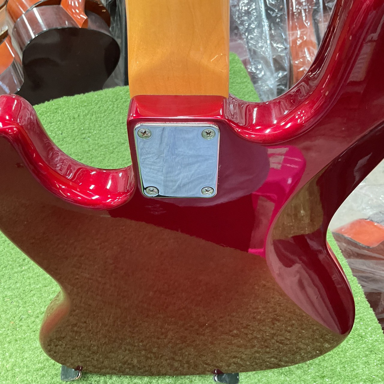 กีต้าร์เบส Grass Roots