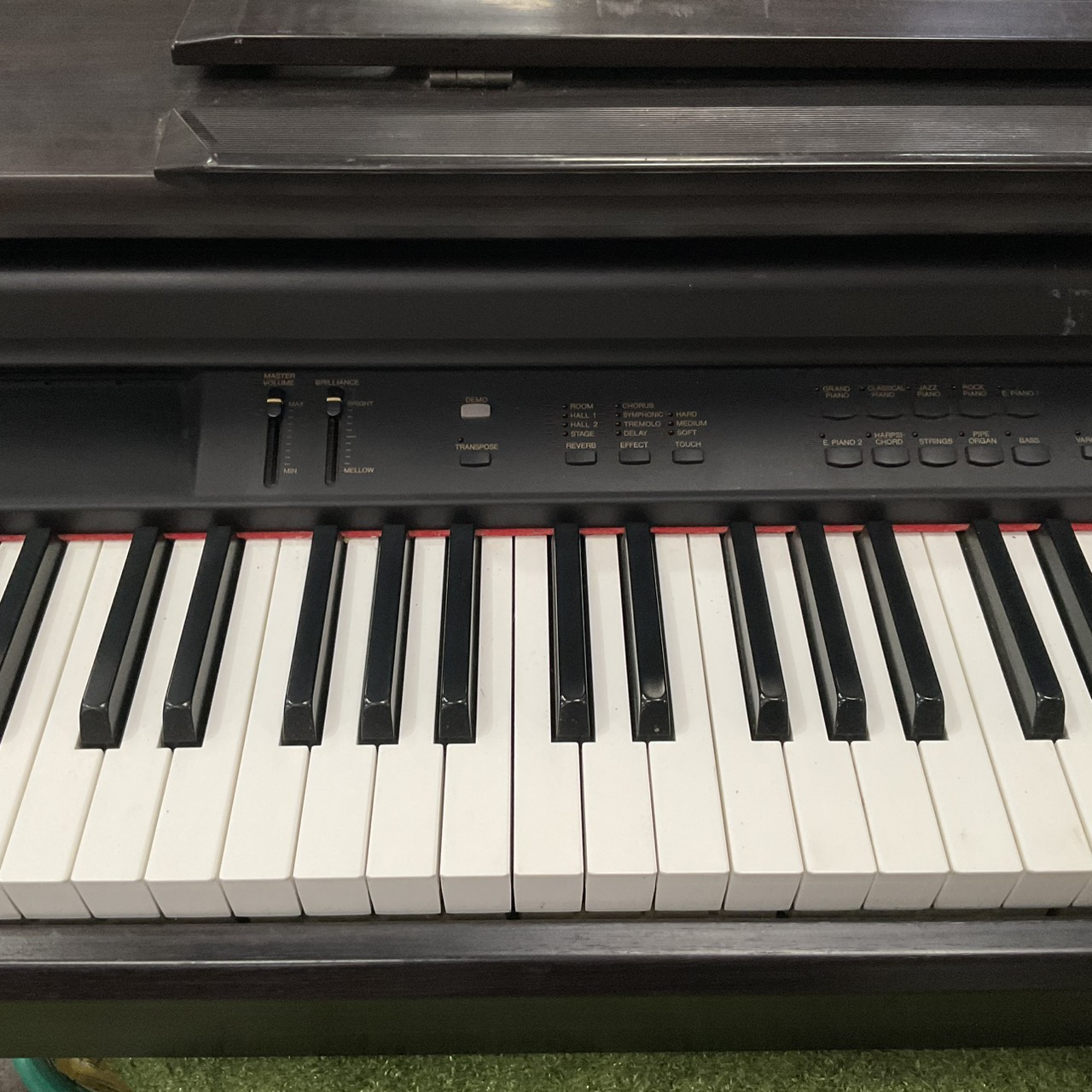 เปียโน YAMAHA : CLP-860 สินค้าไม่พร้อมใช้งาน (ต้องซ่อม)