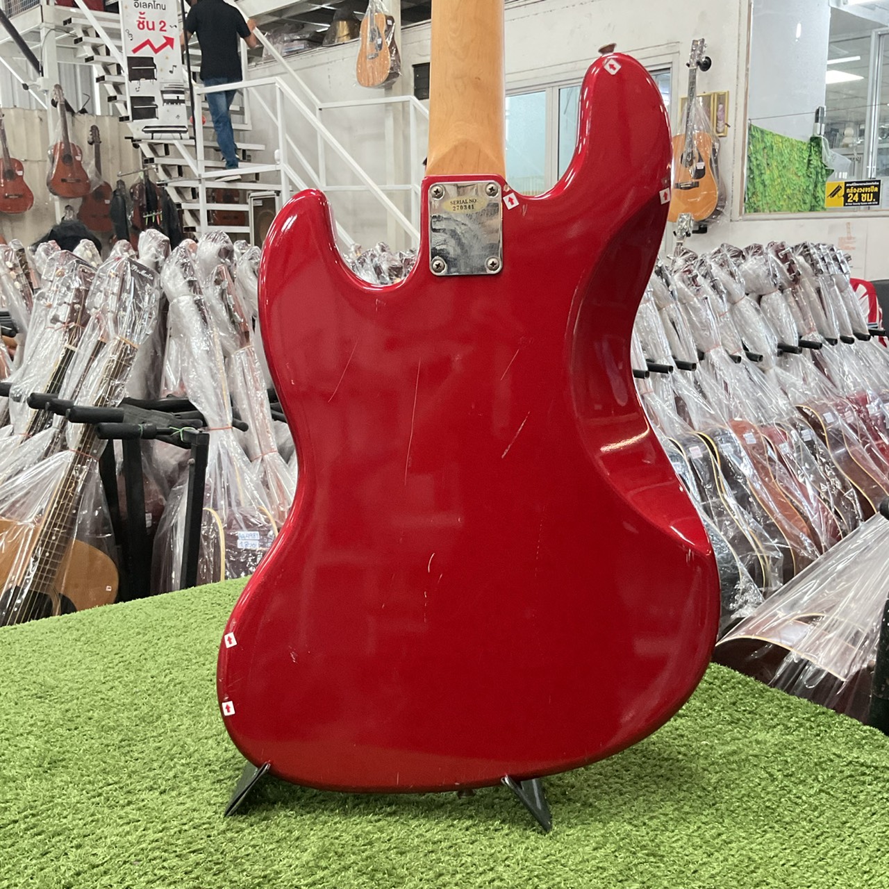 กีต้าร์เบส BUSKER'S