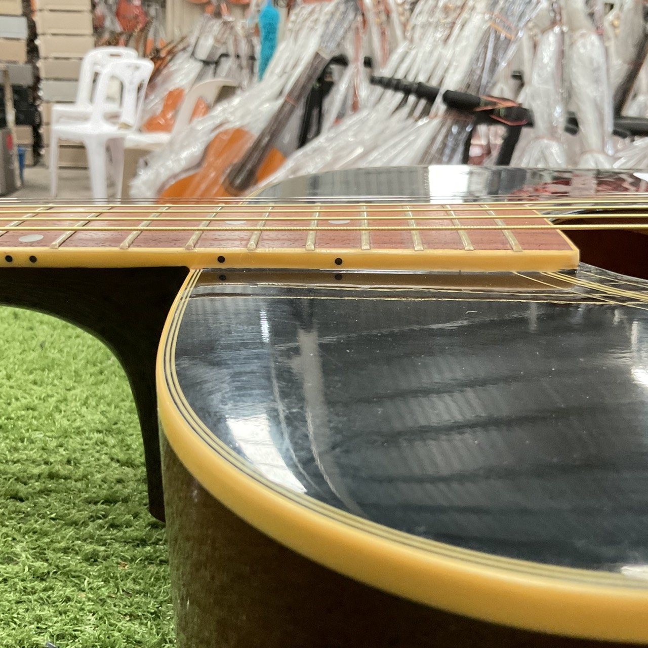 กีต้าร์โปร่ง Legend : LAW-25 BS