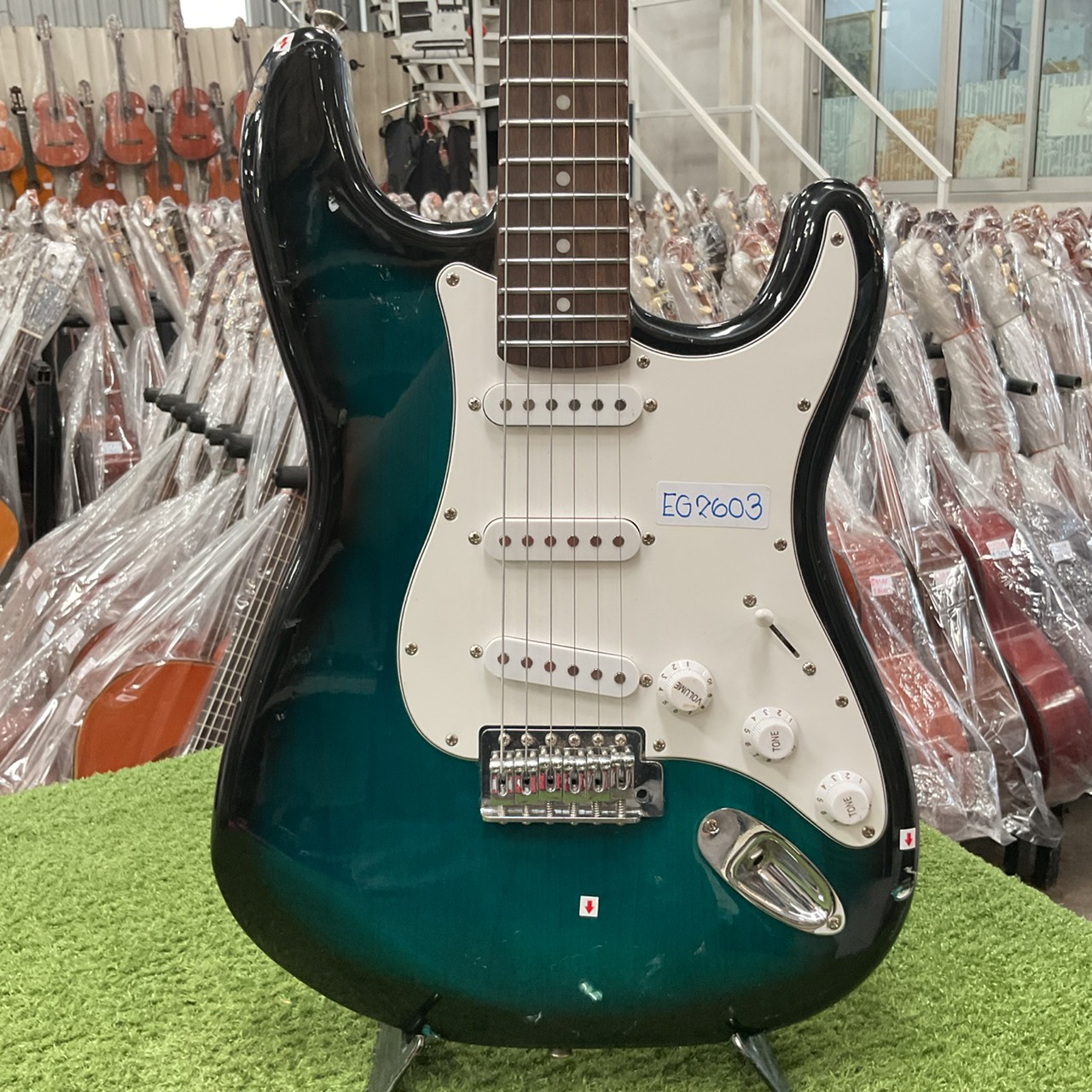 กีต้าร์ไฟฟ้า Mavis