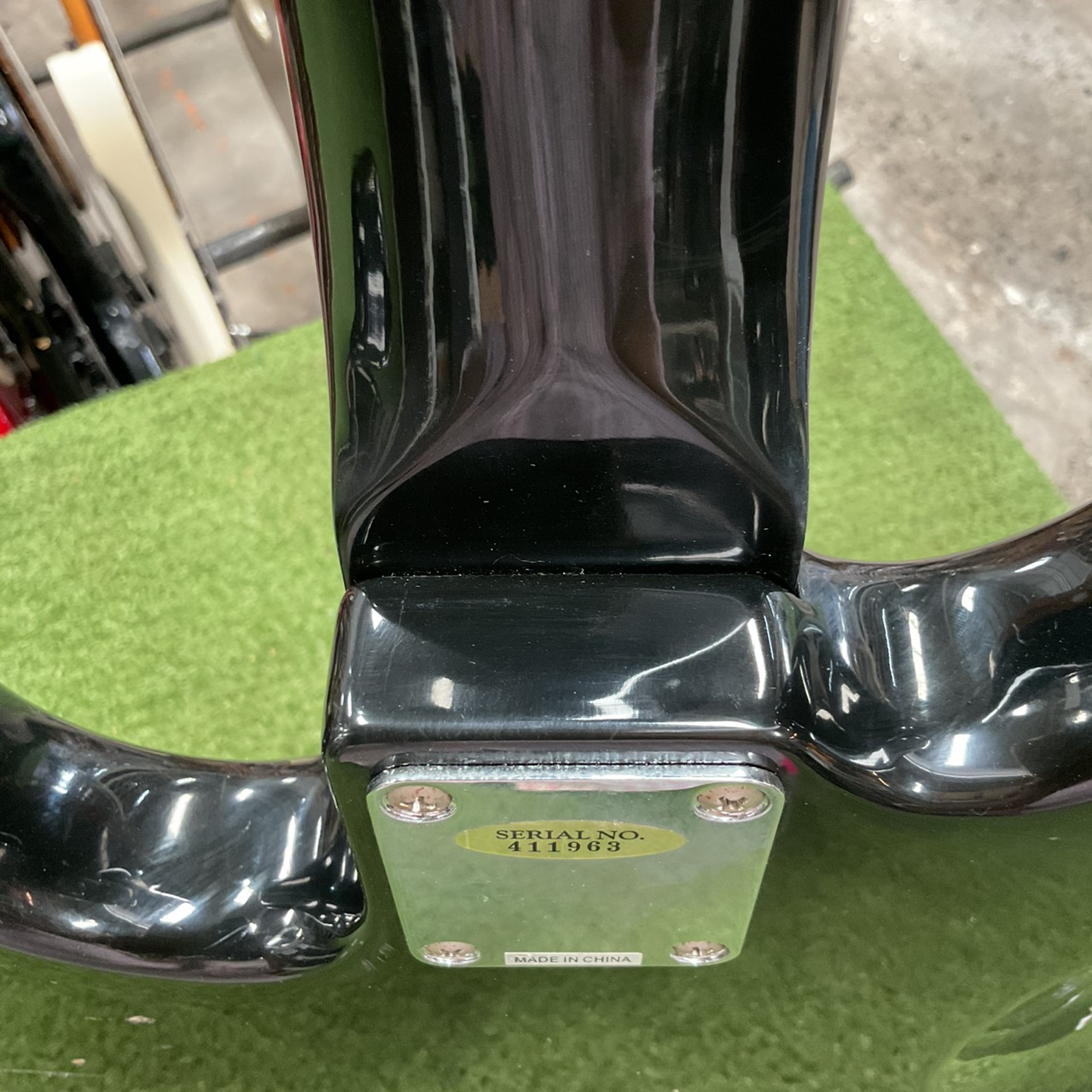 กีต้าร์เบส BUSKER'S