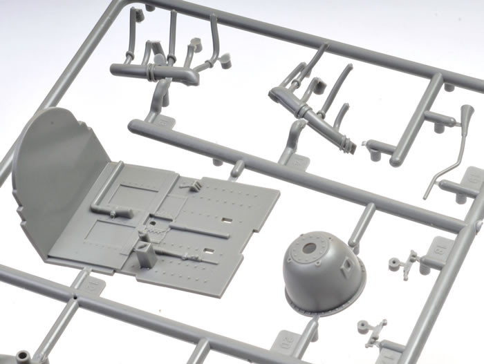 โมเดลเครื่องบินรบ Kinetic Model 1/24 KI-K3212 P-47D Thunderbolt Mk.1