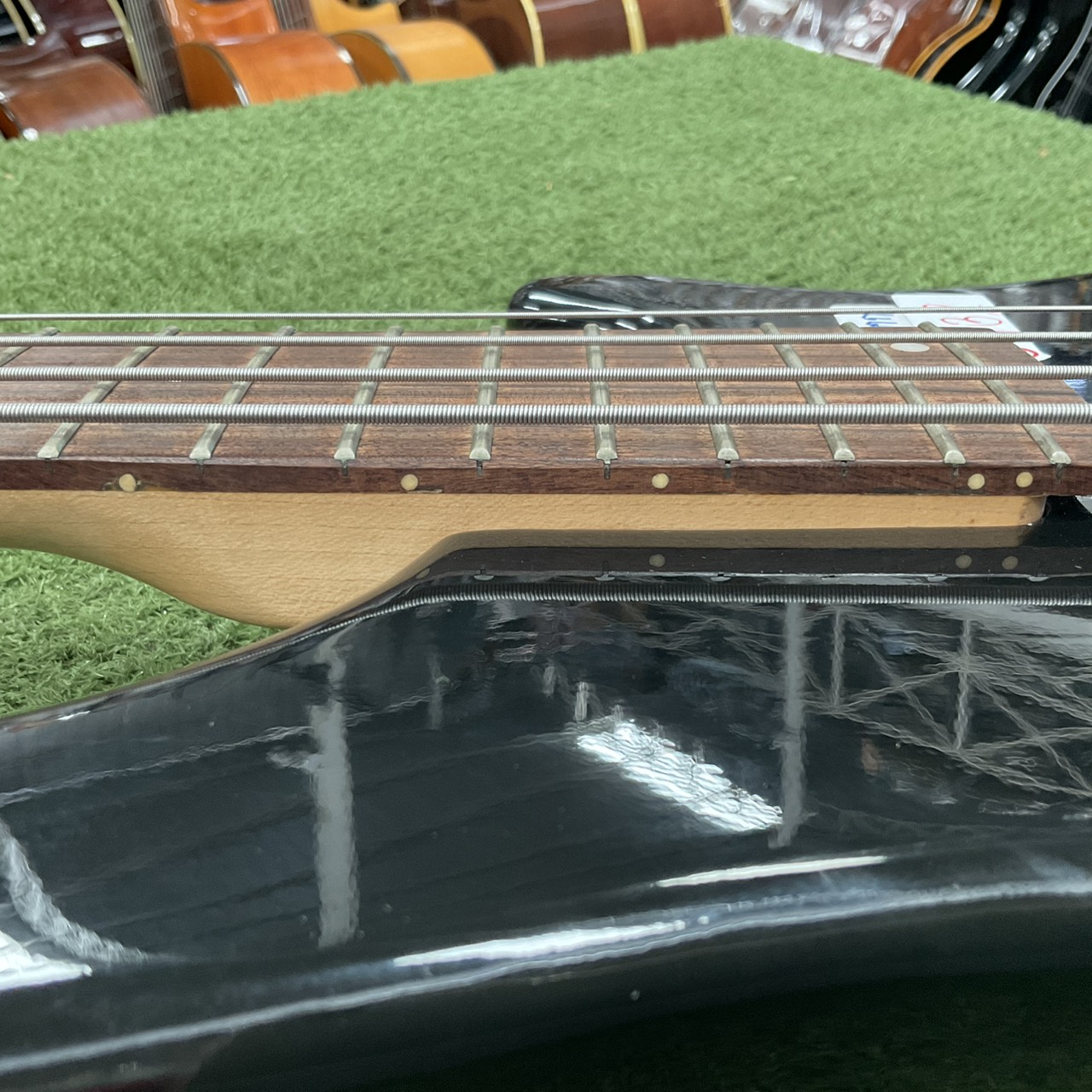 กีต้าร์เบส BUSKER'S