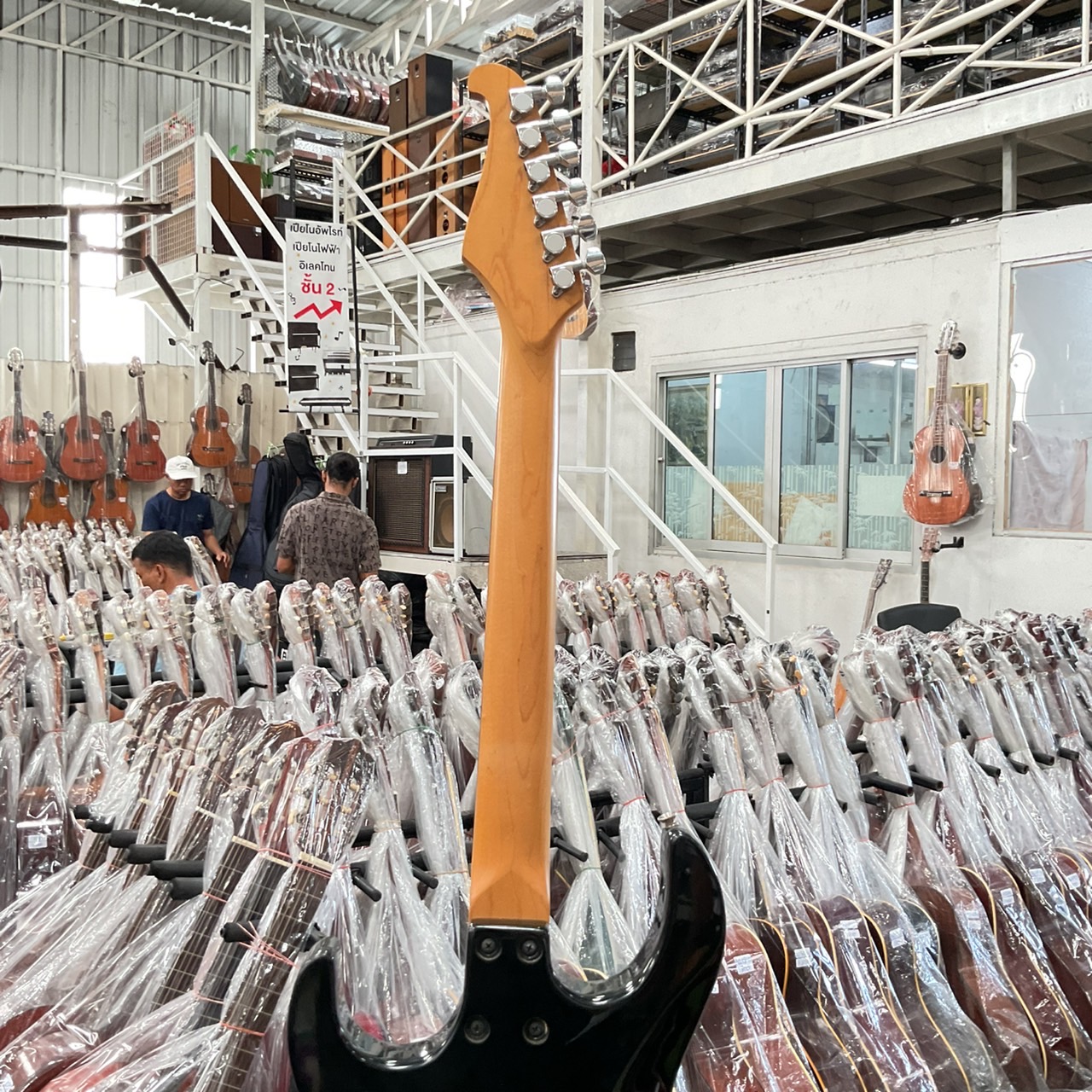 กีต้าร์ไฟฟ้า CHATTING BIRD