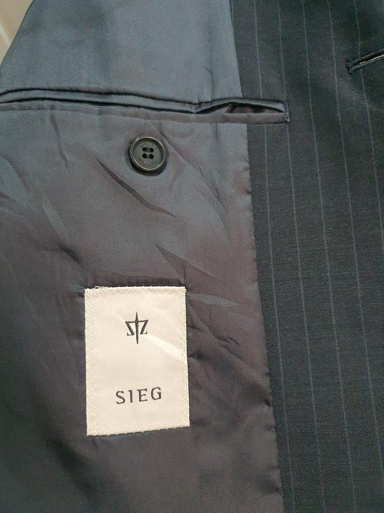 SUIT C0017 เสื้อสูท มือสอง สีดำลาย sieg อก 40 นิ้ว