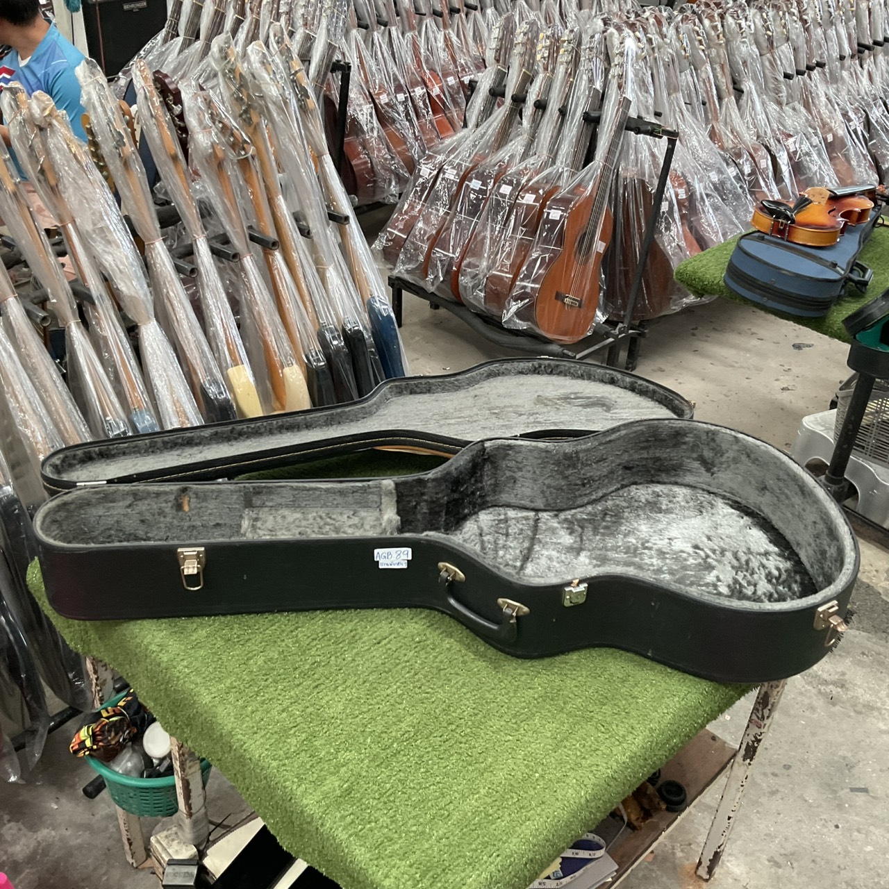 กล่องเคสกีต้าร์โปร่ง