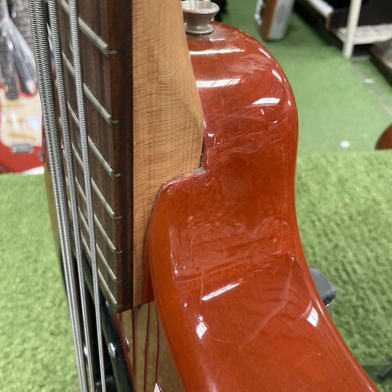 กีต้าร์เบส FERNANDES