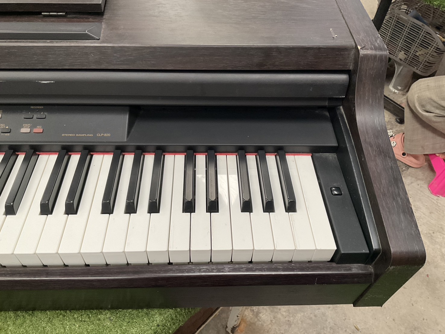 เปียโน YAMAHA : CLP-820 สินค้าไม่พร้อมใช้งาน (ต้องซ่อม)