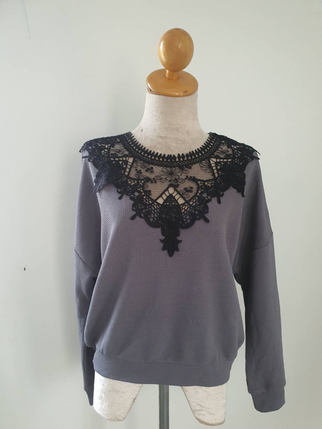 FF05602 เสื้อแฟชั่น สีเทาเข้ม แบรนด์ size m อก free