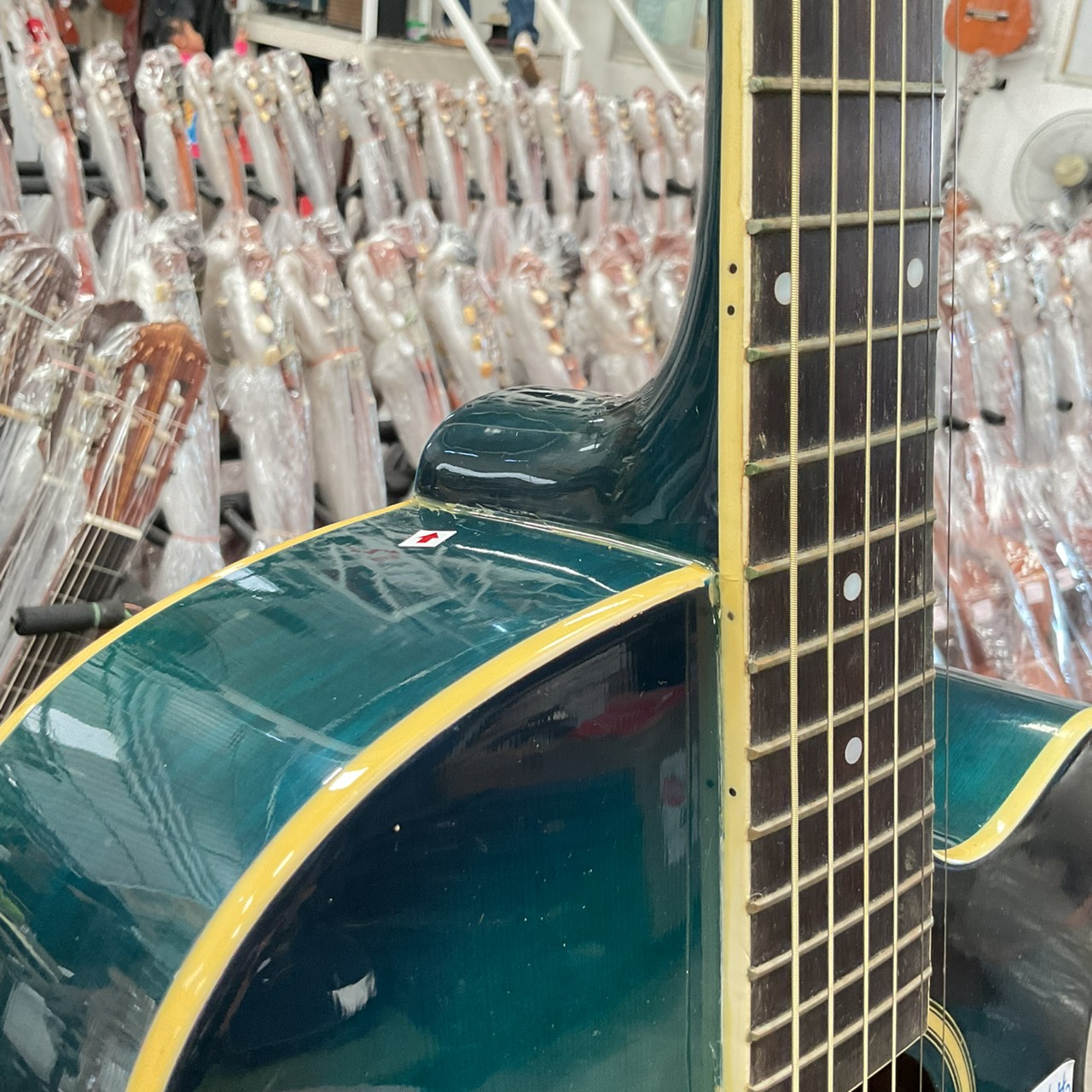 กีต้าร์โปร่งไฟฟ้า Sepia Crue : EAW-180-BLS