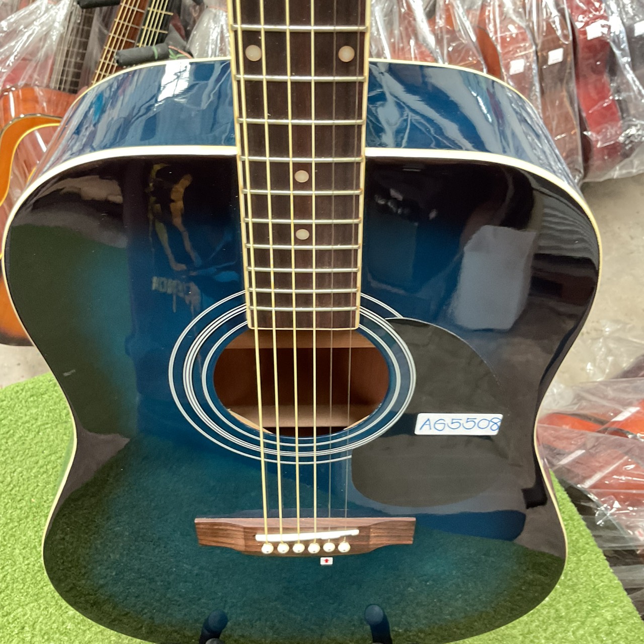 กีต้าร์โปร่ง HONEY BEE : W-15/BLS